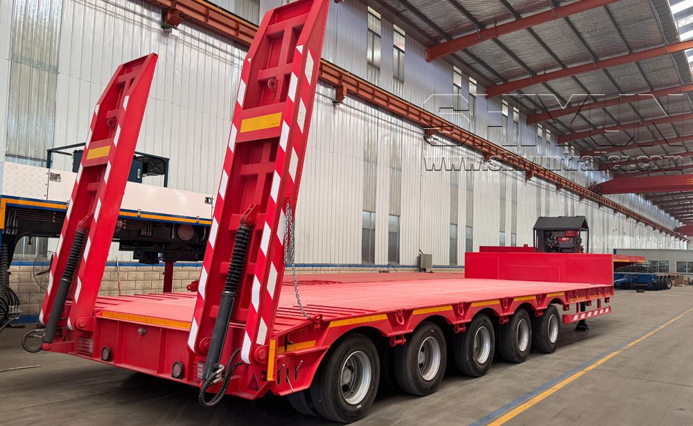 Lowbed trailer with checked plate