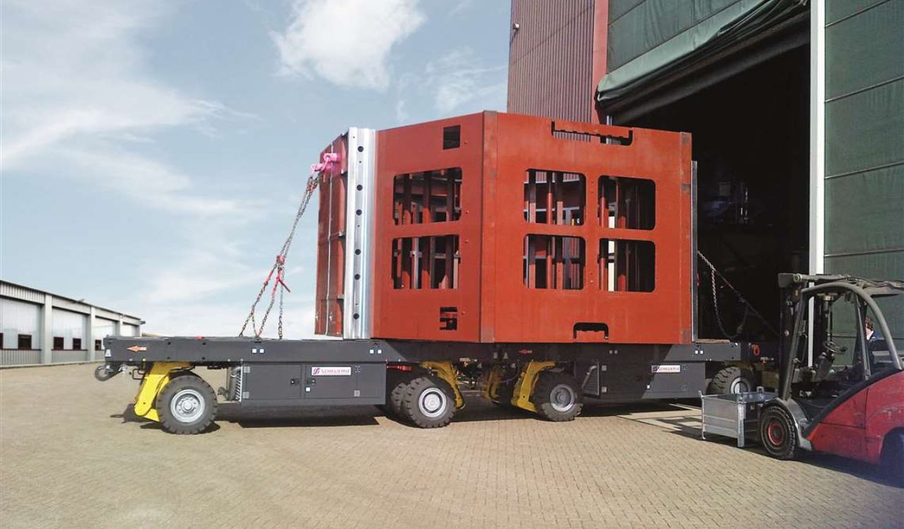 SPMT Deck Height Management: Why Hydraulic Lifting Matters During Heavy Transport