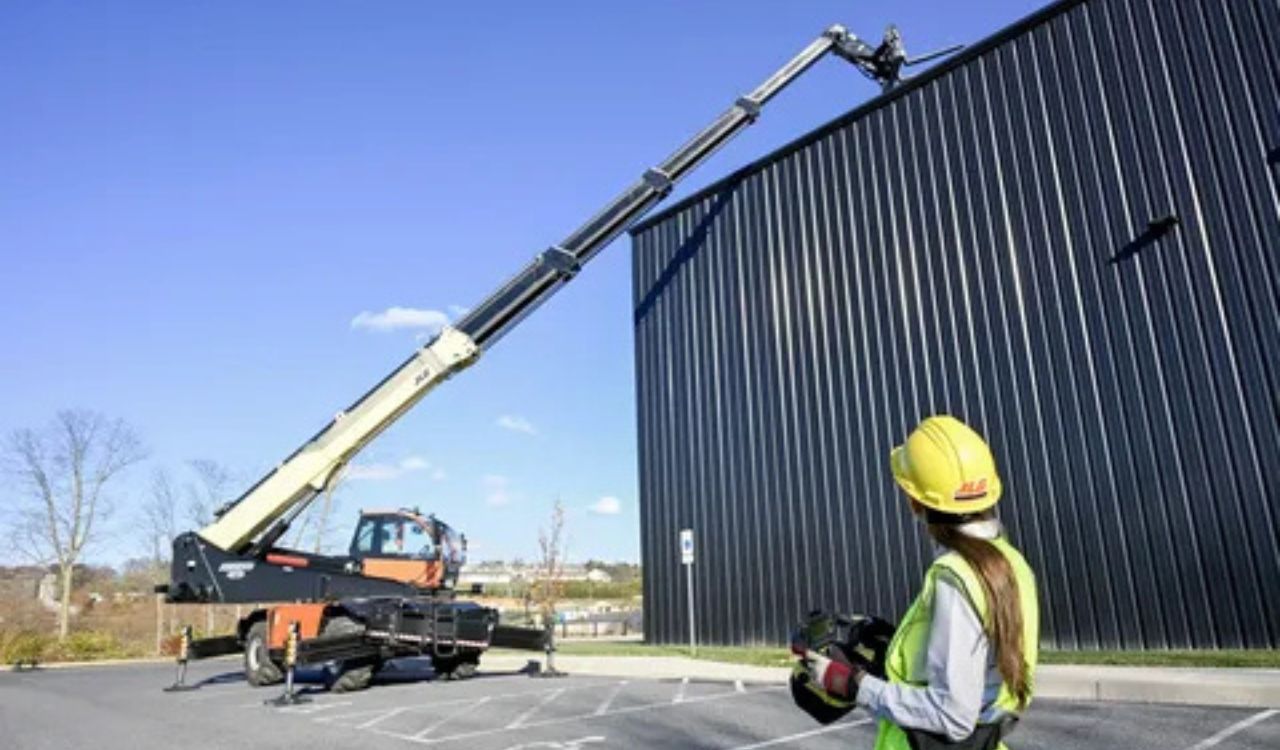 What Are Material Handling Solutions? A Guide to Heavy Transport Equipment